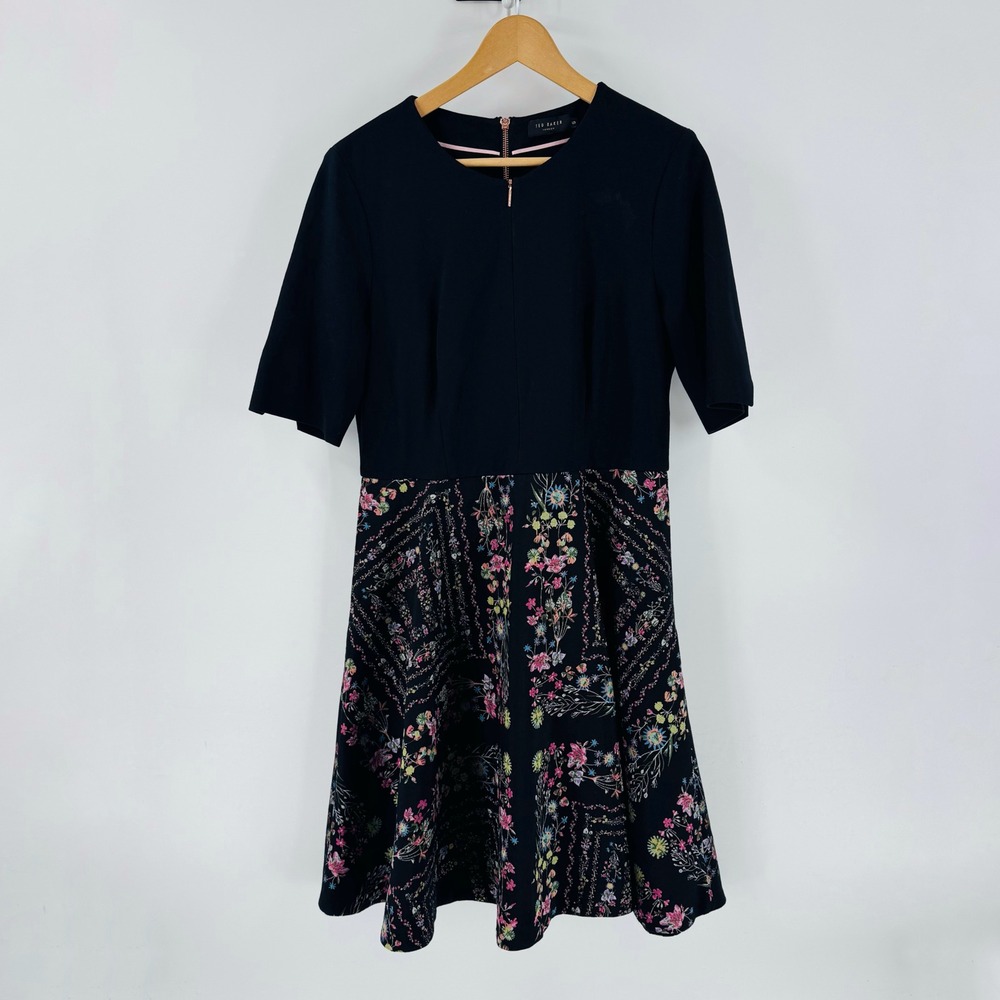 Ted Baker London Black Floral‎ Print Fit and Dress Size 6 (US 12)